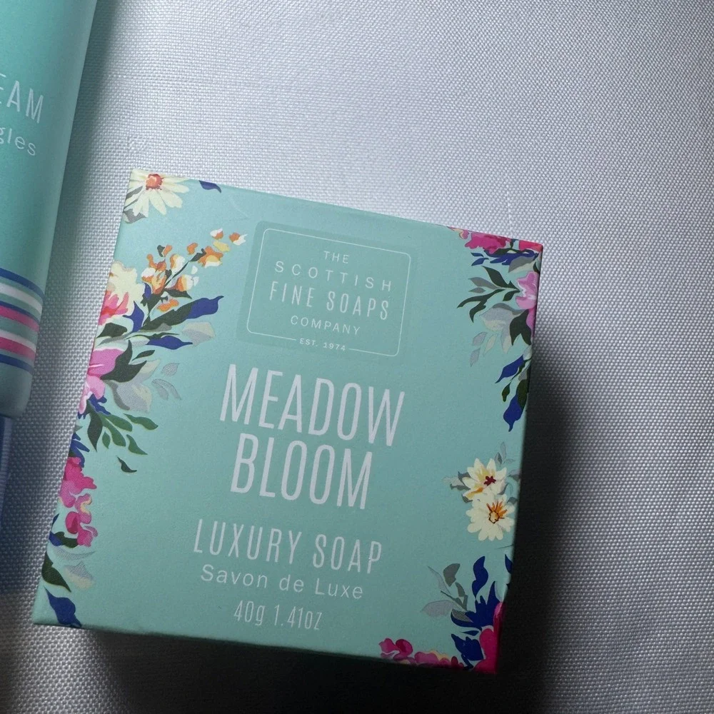 Scottish Fine Soaps Meadow Bloom 4pc Luxurious Gift Set Body Wash‎ Butter Soap